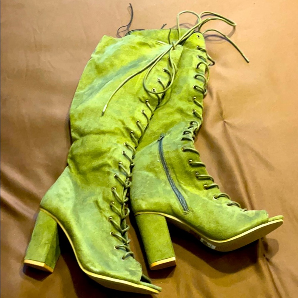 Boot open toes